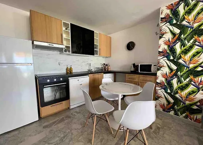 4 Pieces, Vue Mer, Piscine Et Parking Prive * La Grande-Motte